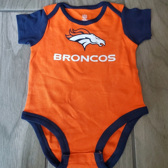 NFL Denver Broncos Infant Boys 3-pack Bodysuits - Picture 4 of 5